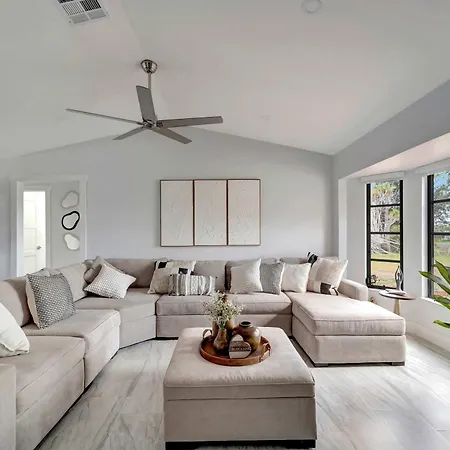 Private Family Getaway Minutes From The Beach